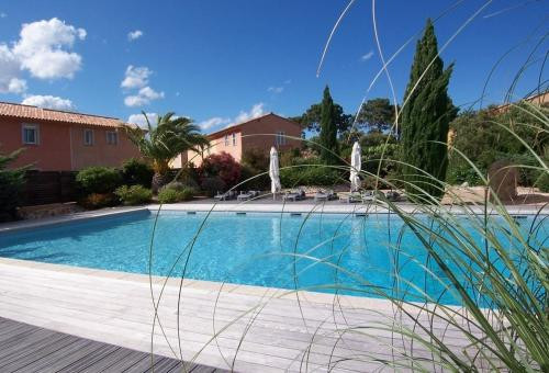 8 km north of Porto-Vecchio, Domaine de Saint Cyprien 500 meters from the...