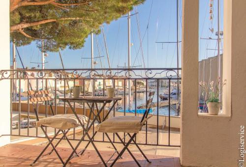 Close to the restaurants and shops of Port Grimaud I, 3 bedrooms flat with...