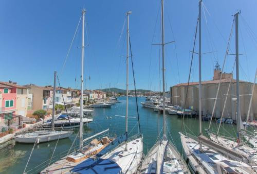 In the heart of Port Grimaud I, lovely flat fully renovated for 4 persons.
