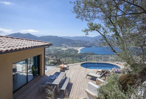 Luxury villa, exceptional view of the Gulf of Valinco