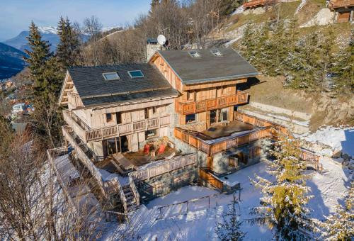 Superbe chalet à proximité des pistes (300 mètres)