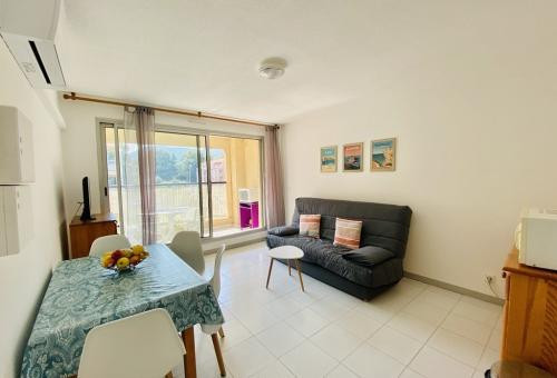 Nice and cosy apartment, 100m away from the beach