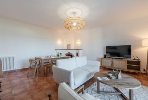 Spacious and cosy apartment with a fenced garden, 400m away from the beach