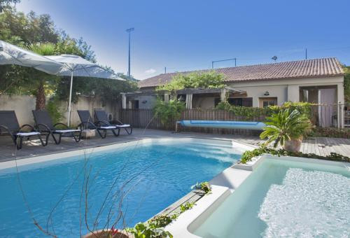 Maison de vacances avec piscine chauffée, au centre de calvi à 300m de la...