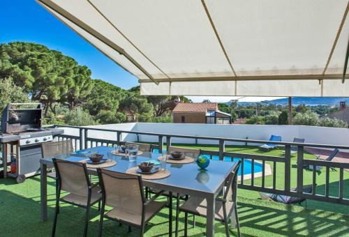 Villa avec piscine et vue mer à moins de 2km du centre et de la plage de Calvi