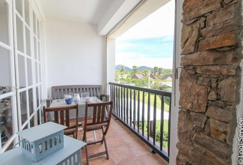 Bel appartement sur la plage avec une jolie vue mer sur le Golfe de Staint...