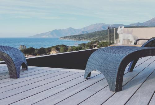 Piscine privée, vue panoramique sur la mer, appartement à 200m de la plage de...