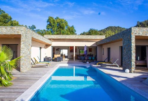 Wonderful villa with pool, ideal for families or group of friends - Lecci