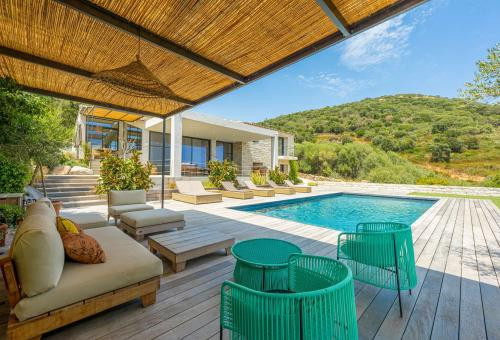 Contemporary sea view villa with pool, close to Villata's beach - Sainte...