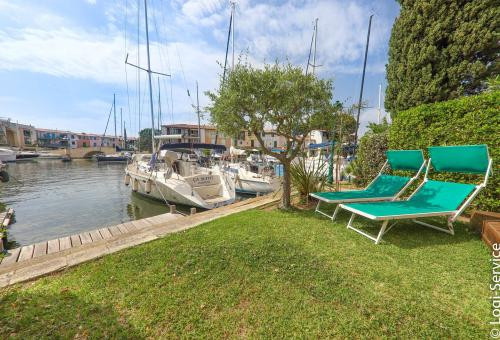 Dans un secteur calme et sécurisé de Port Grimaud II, très agréable...