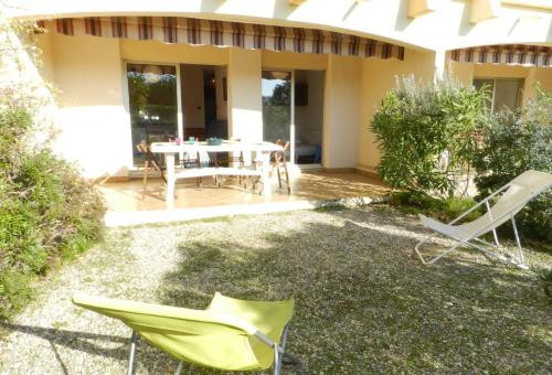 Bormes les Mimosas (83) - La Favière -BRISE MARINE
Appartement - 25 m²...